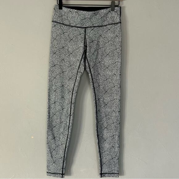 Lululemon Wunder Under Leggings - Black & White Floral Size 6 - Picture 1 of 8